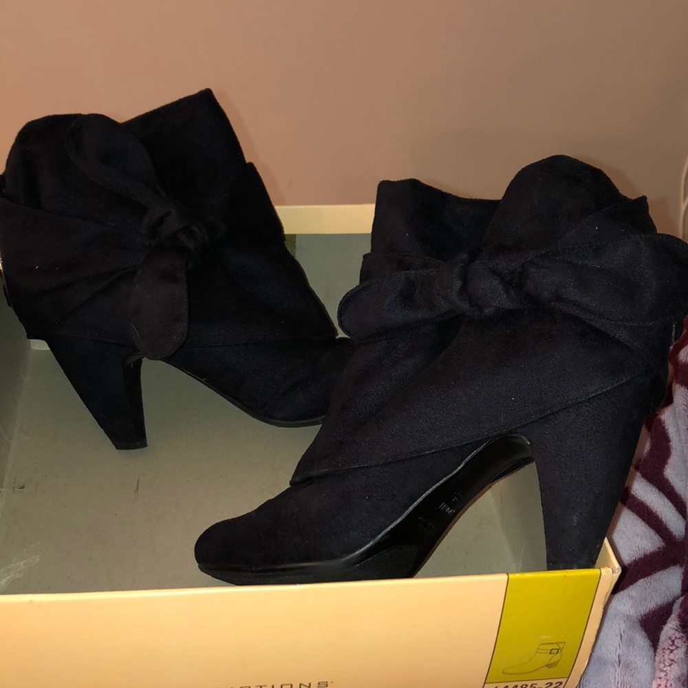 Black Fioni clothing Booties (Faux Suede)